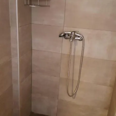 Apartament Kerasies *