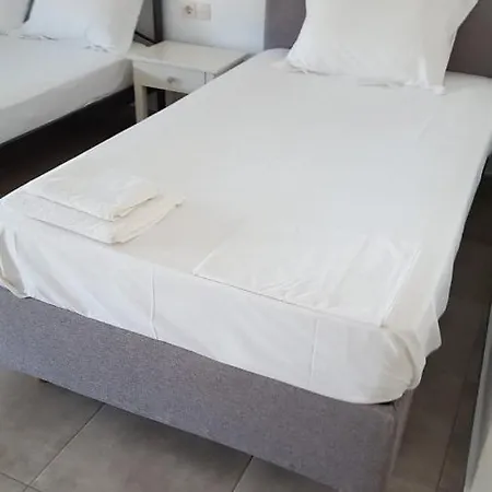 Apartament Kerasies *