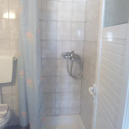 Apartament Kerasies