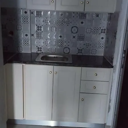 Kerasies Lejlighed *